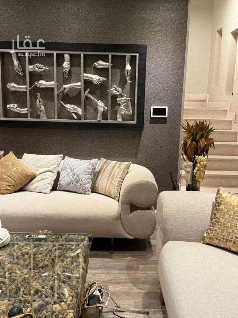 4 bedroom villa in Irqah 5