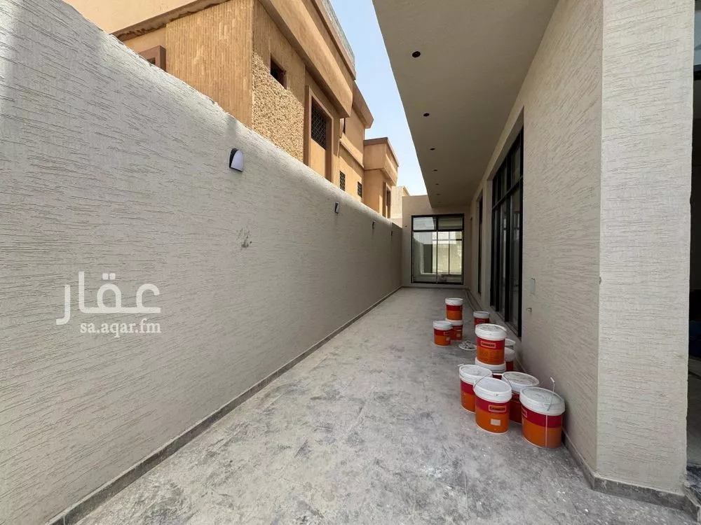 فيلا 5 غرف في الملك فيصل 4