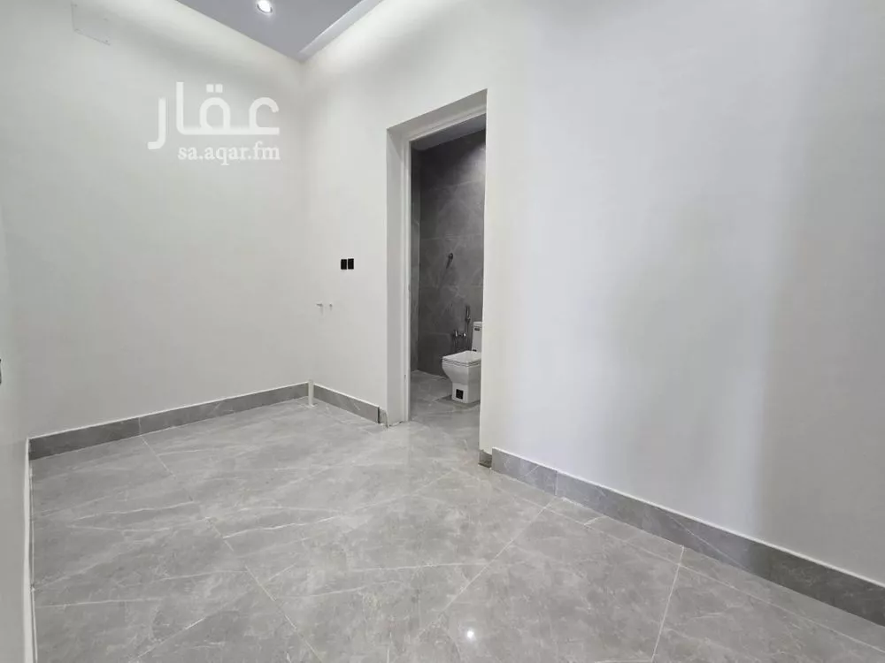 فيلا 6 غرف في الشرق 2