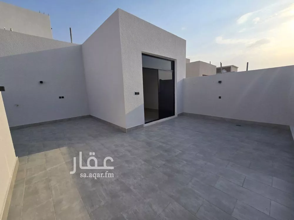 فيلا 5 غرف في الشرق 4