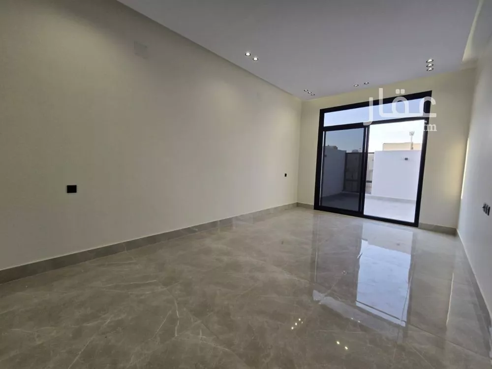 فيلا 6 غرف في الشرق 5