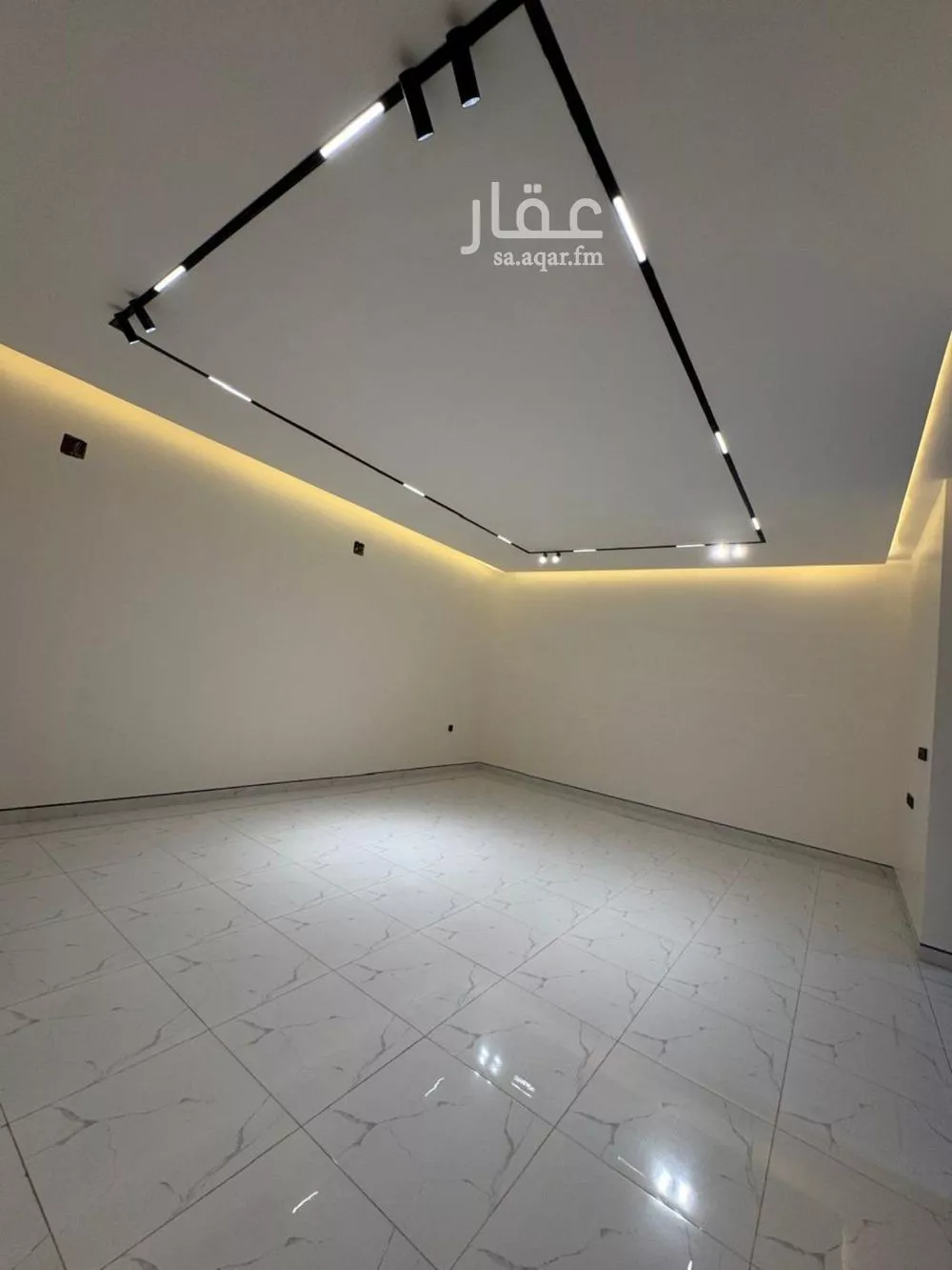 5 bedroom villa in Al Khaleej 2