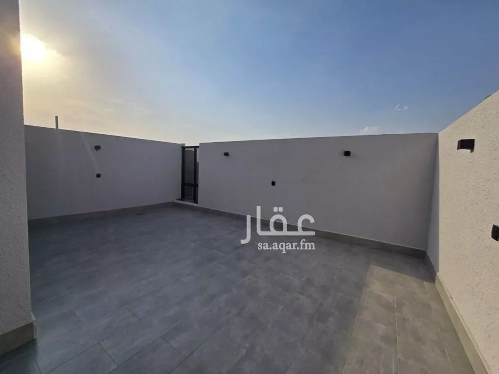 فيلا 6 غرف في الشرق 4