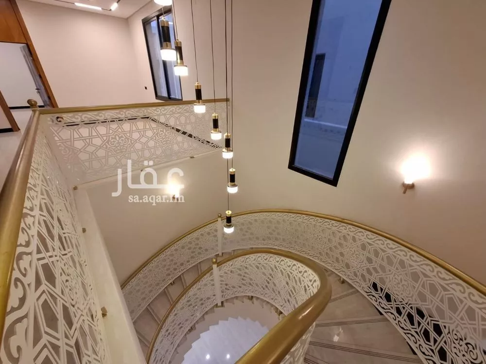 فيلا 5 غرف في الرمال 2