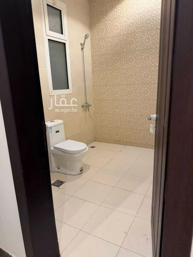 فيلا 7 غرف في عرقة 1