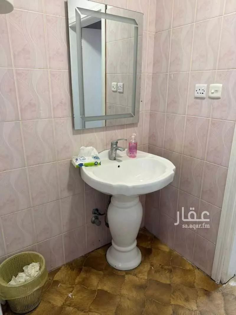 مكتب 520 م² في عرقة 2