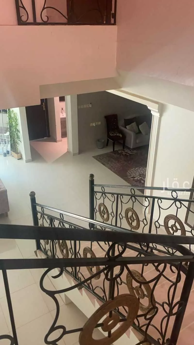 فيلا 13 غرف في عرقة 4