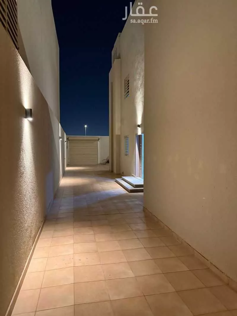 5 bedroom villa in Al Janadriyah 4