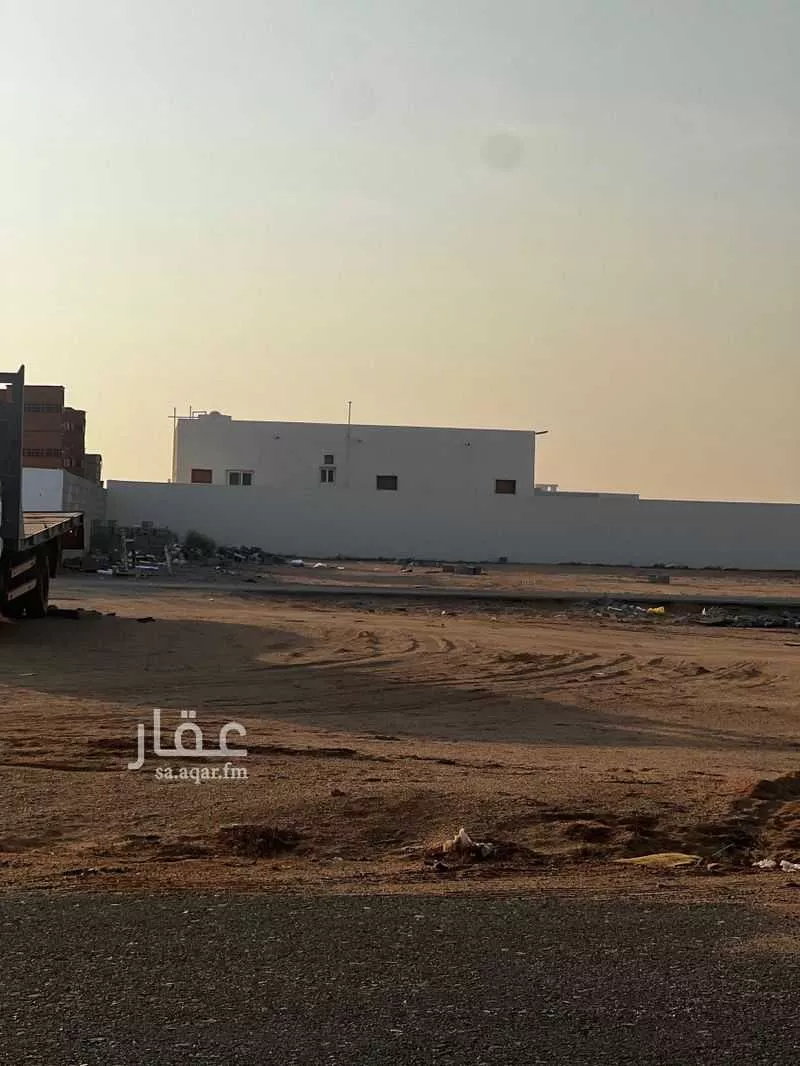 أرض 806 م² في الزمرد 2