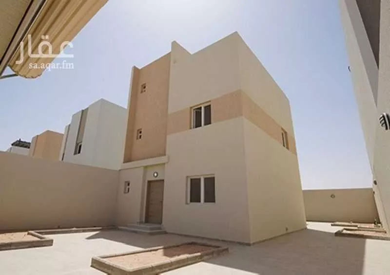 4 bedroom villa in Al Janadriyah 1