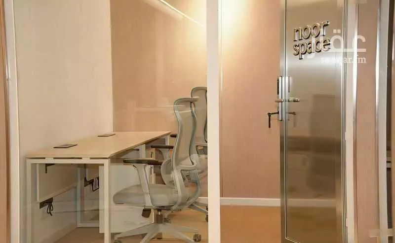 مكتب 1881 م² في الصحافة 4