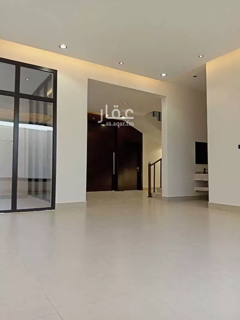 فيلا 9 غرف في العارض 4