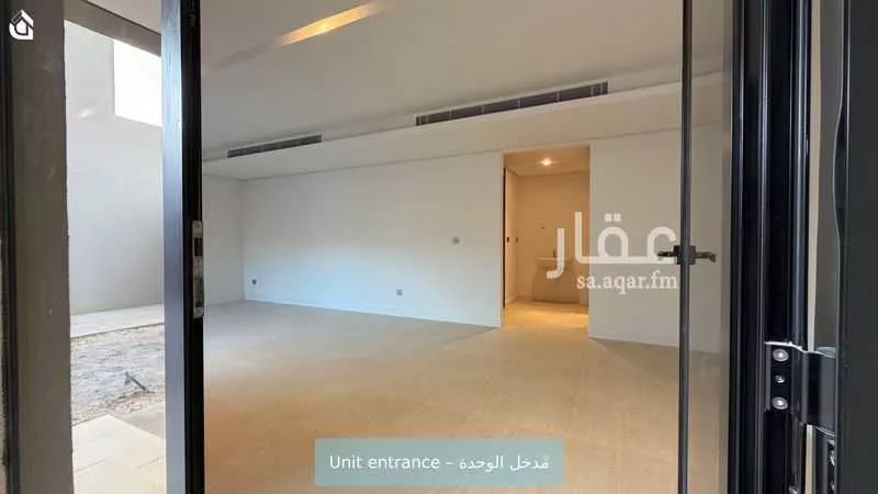 فيلا 4 غرف في العارض 3