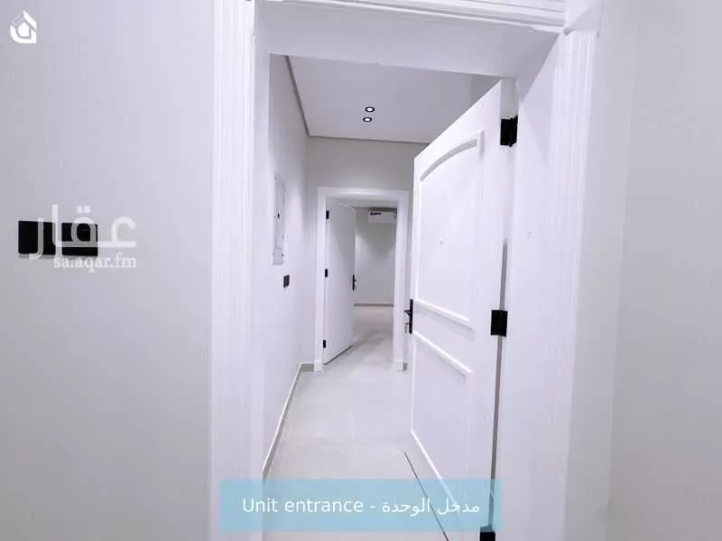 شقة 3 غرف في العقيق 4