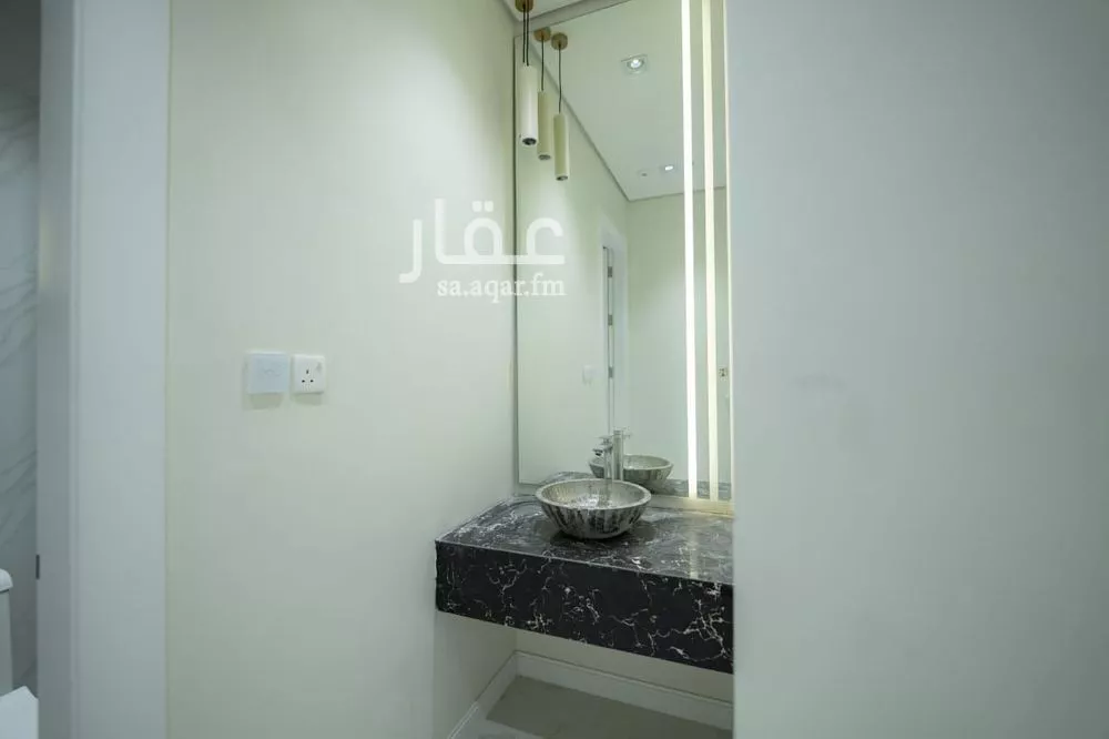 شقة 3 غرف في الملقا 4