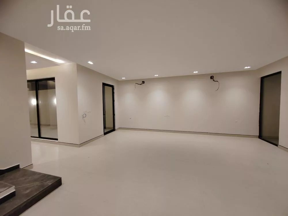 فيلا 5 غرف في الرمال 2