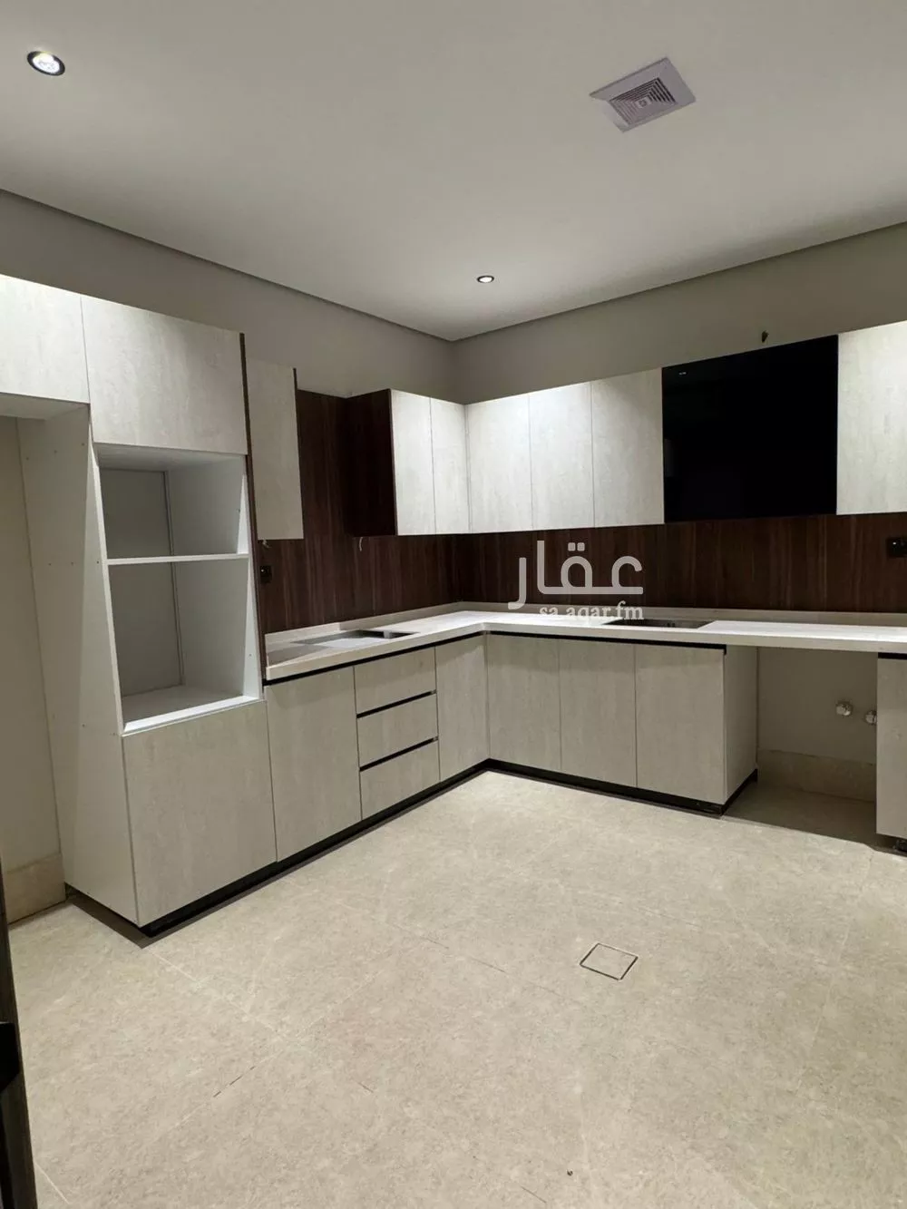 شقة 4 غرف في الحمرا 1