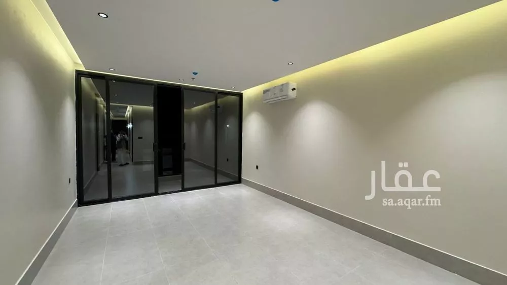 شقة 4 غرف في الحمرا 1