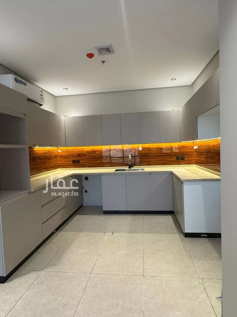 شقة 3 غرف في الحمرا