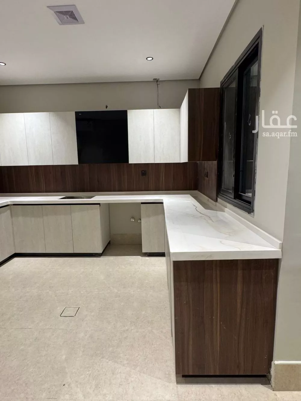 شقة 4 غرف في الحمرا 3