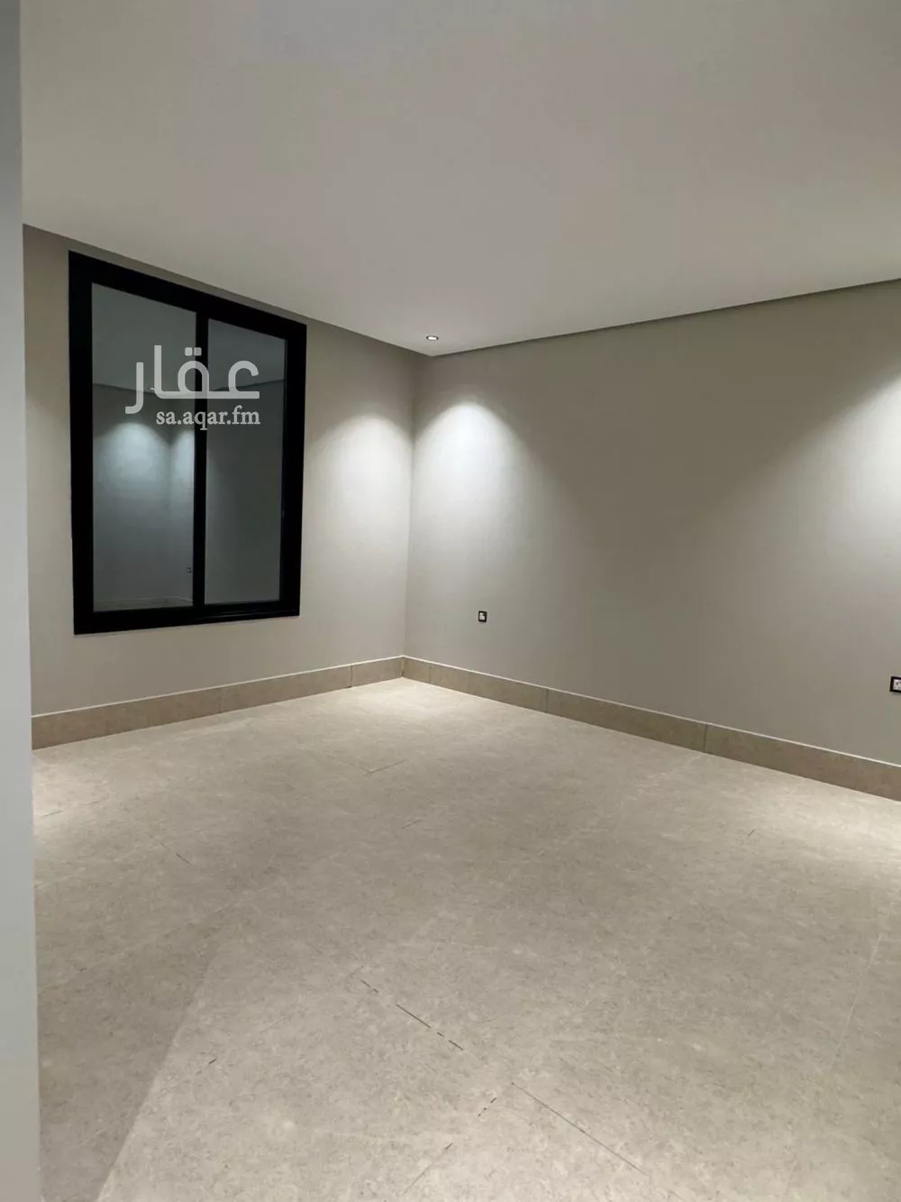 شقة 4 غرف في الحمرا 5