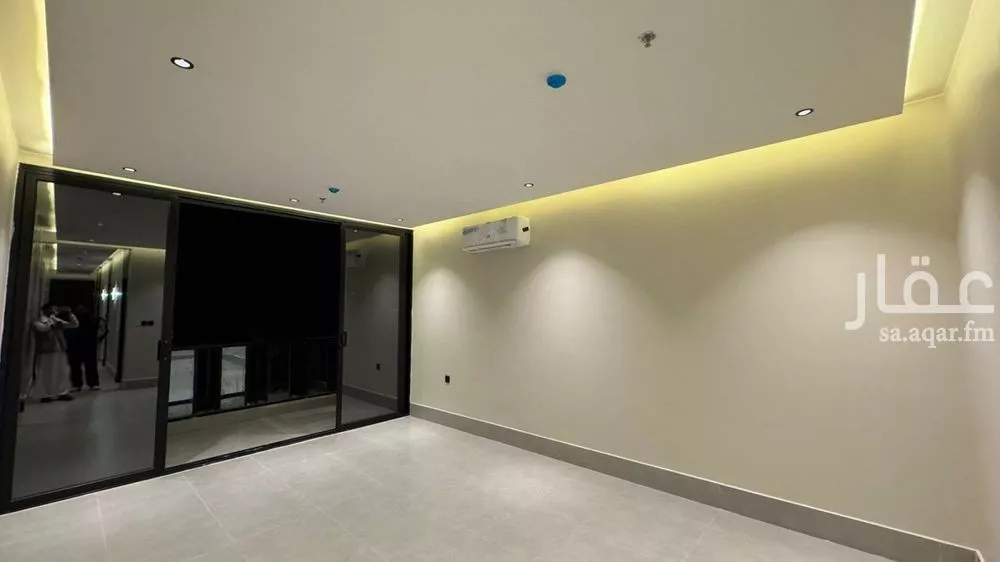 شقة 4 غرف في الحمرا 3