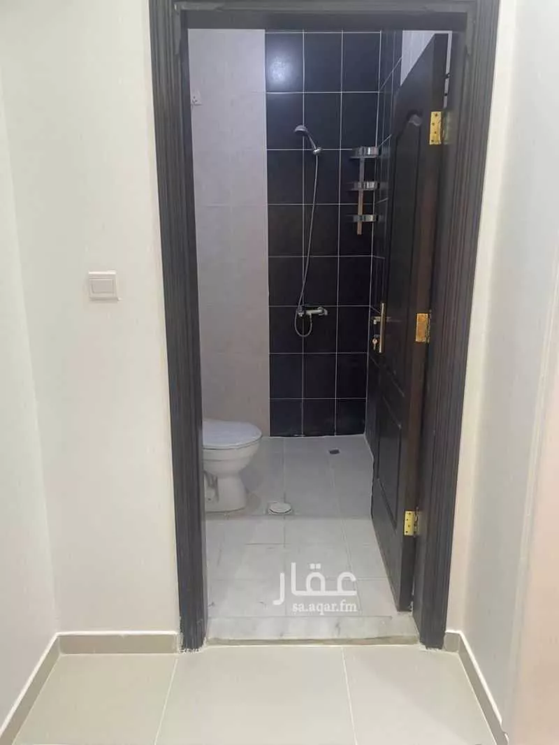 شقة 6 غرف في الواحة 4