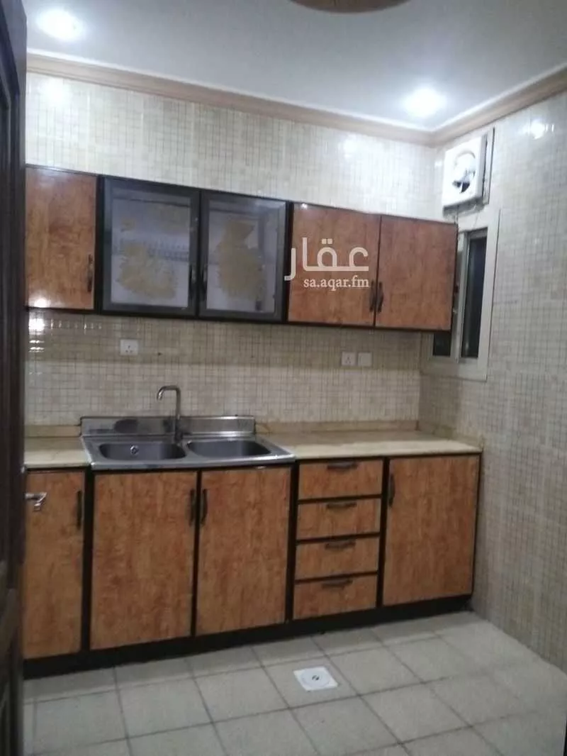 شقة 4 غرف في السلامة 3