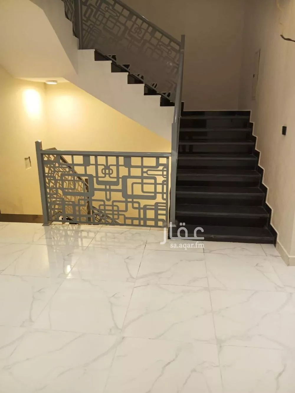 فيلا 6 غرف في الامواج 3