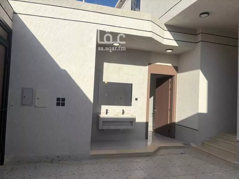 6 bedroom floor in Sikkat Al Hadeed 2