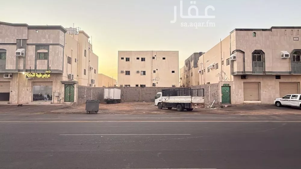 أرض 500 م² في العزيزية 4