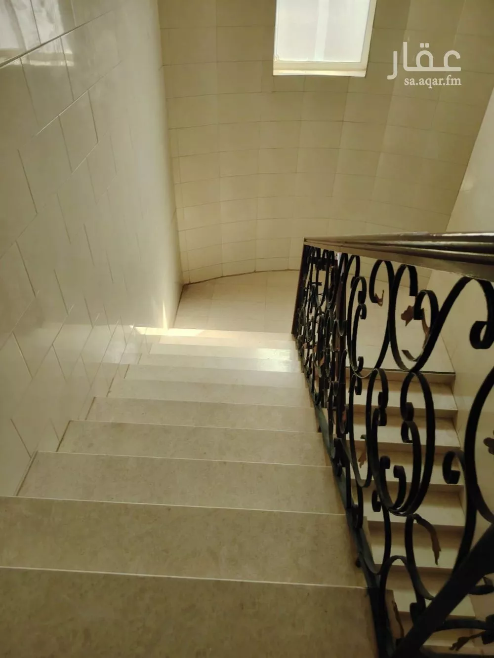 687 sqm building in Al Salam 3