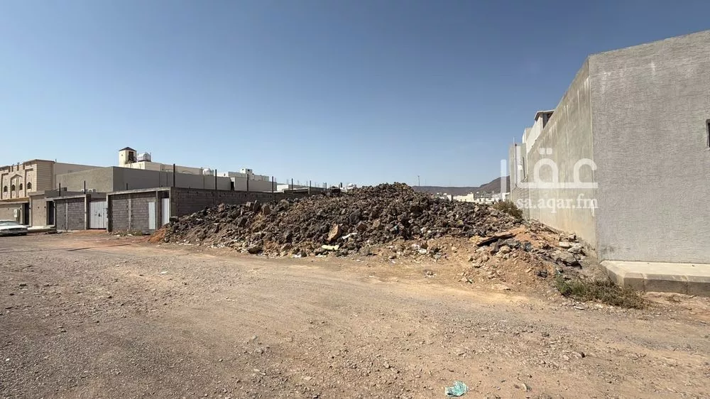 أرض 1175 م² في السكب 3