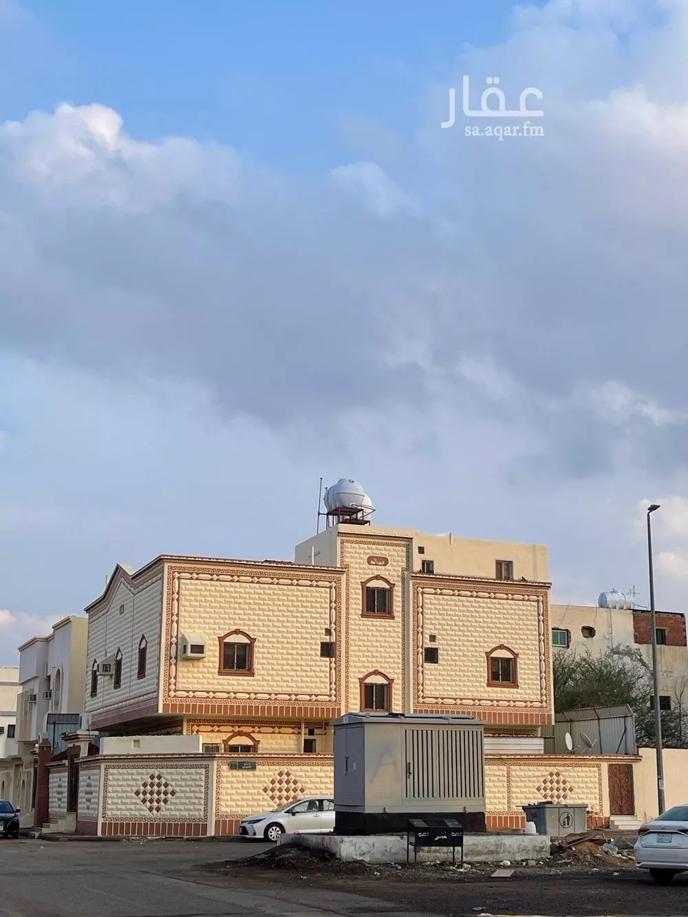 عمارة 394 م² في العزيزية 3