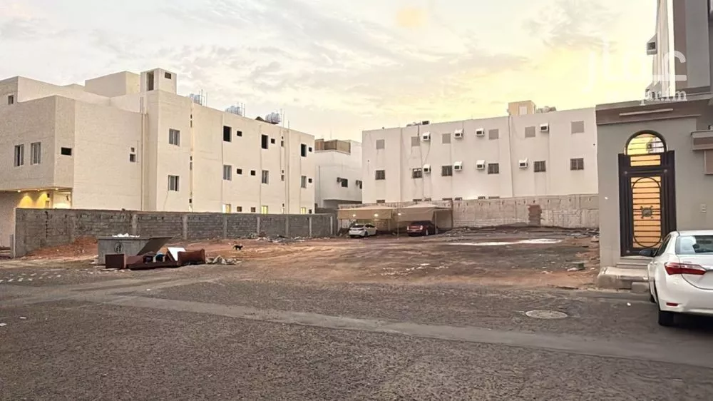 أرض 1050 م² في الدفاع 3