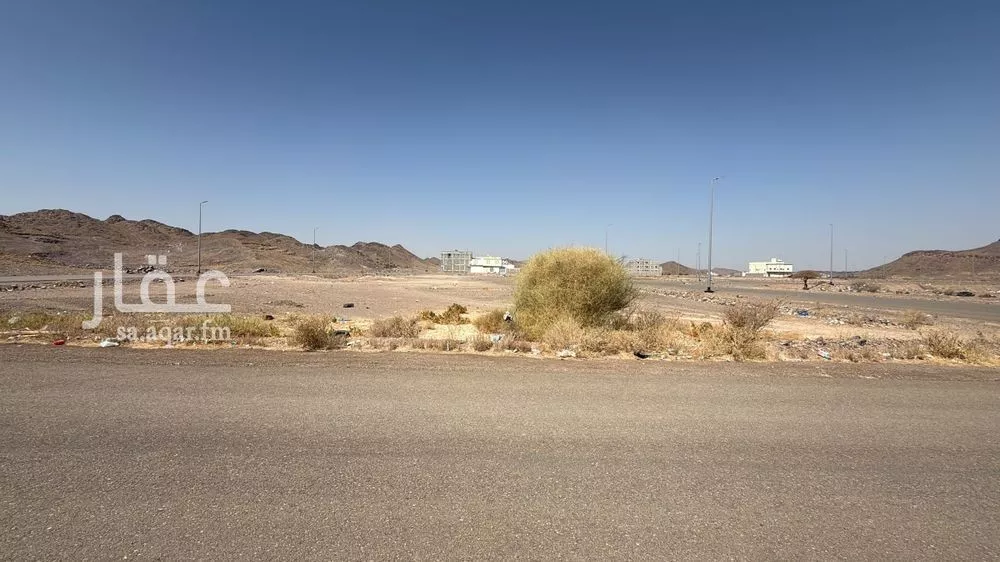 أرض 300 م² في السكة الحديدية 5