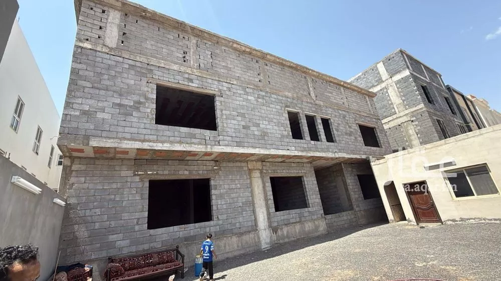 836 sqm building in Al Ranuna 2