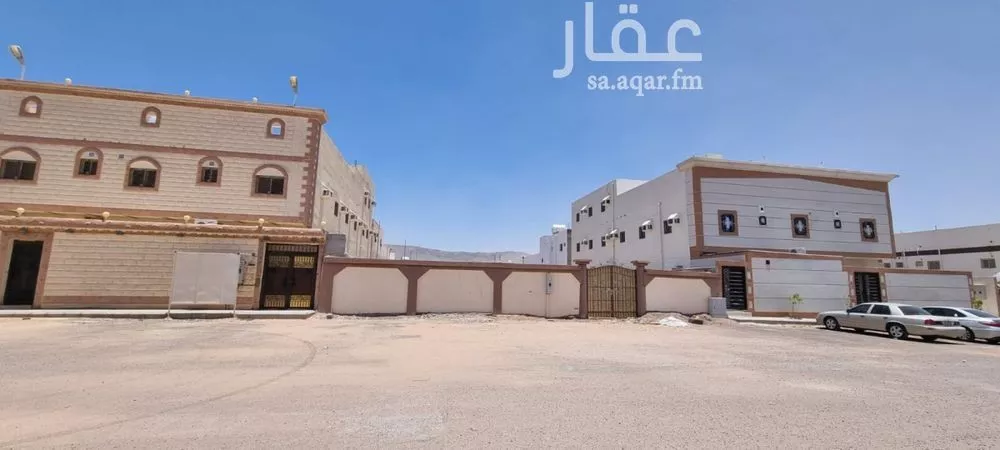 أرض 600 م² في خاخ 1