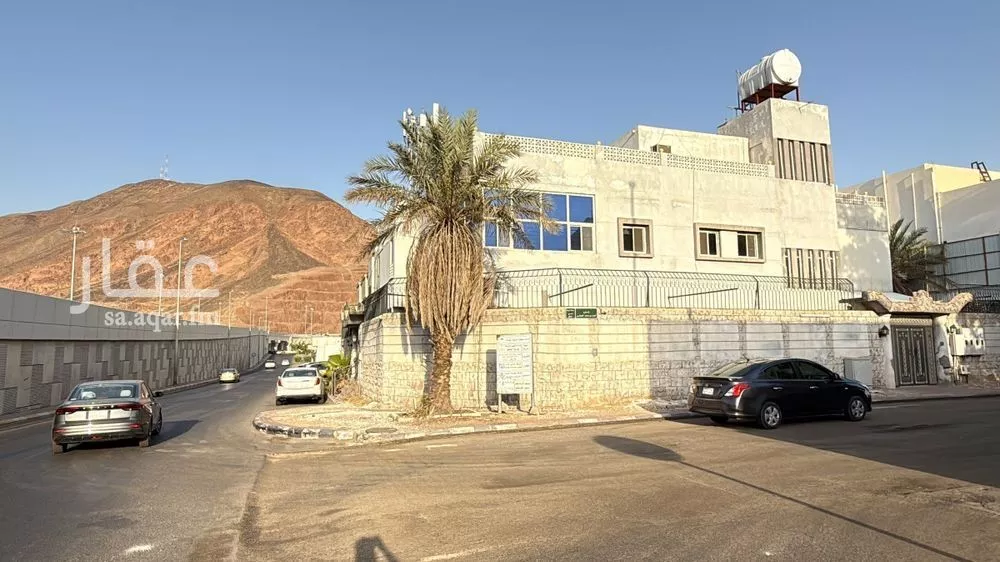 عمارة 652 م² في الدفاع 1