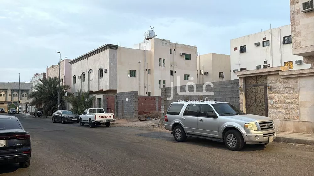 أرض 400 م² في حثم 5