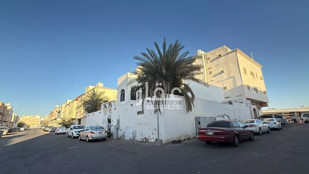400 sqm building in Al Khalidiyyah 4