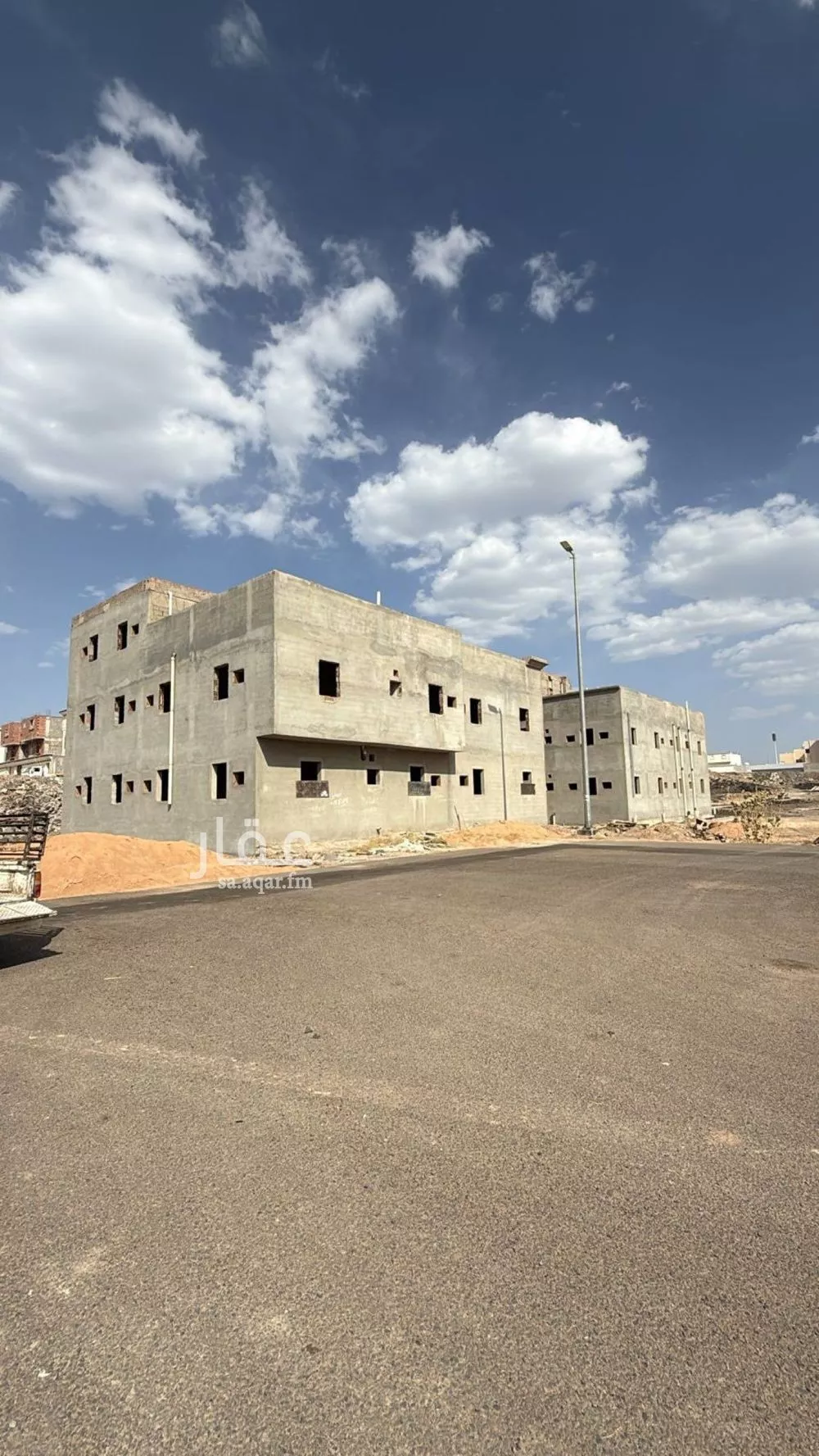 عمارة 1100 م² في نبلاء 2