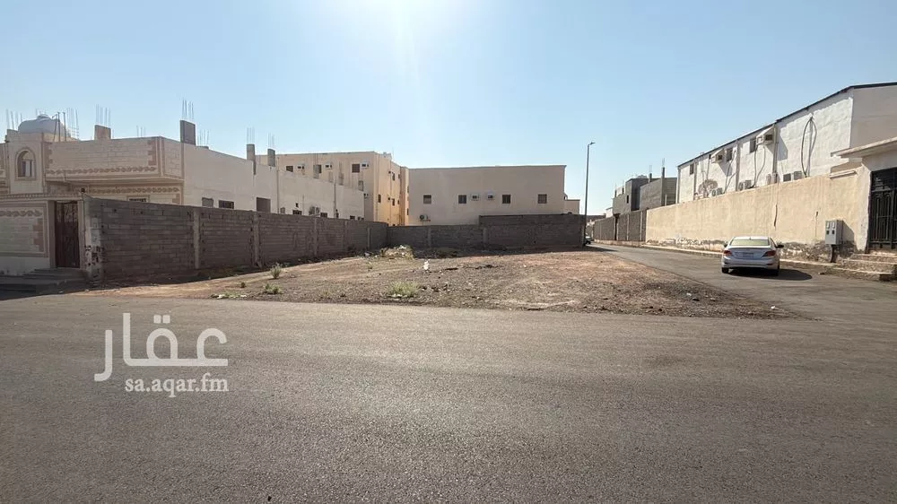 أرض 678 م² في المطار 4