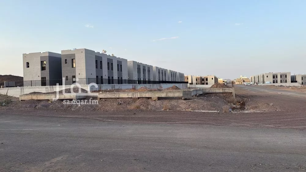 أرض 500 م² في المطار 4