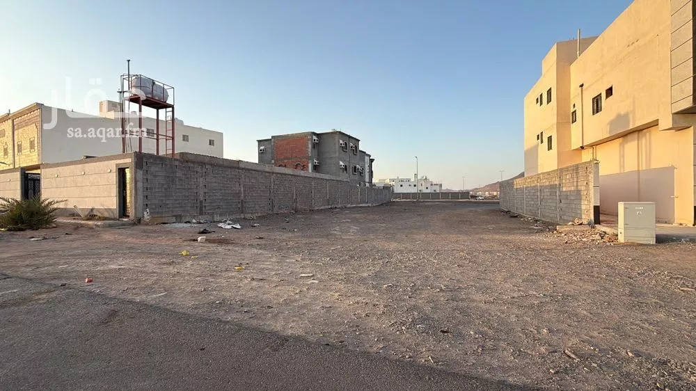 أرض 633 م² في السكة الحديدية 5