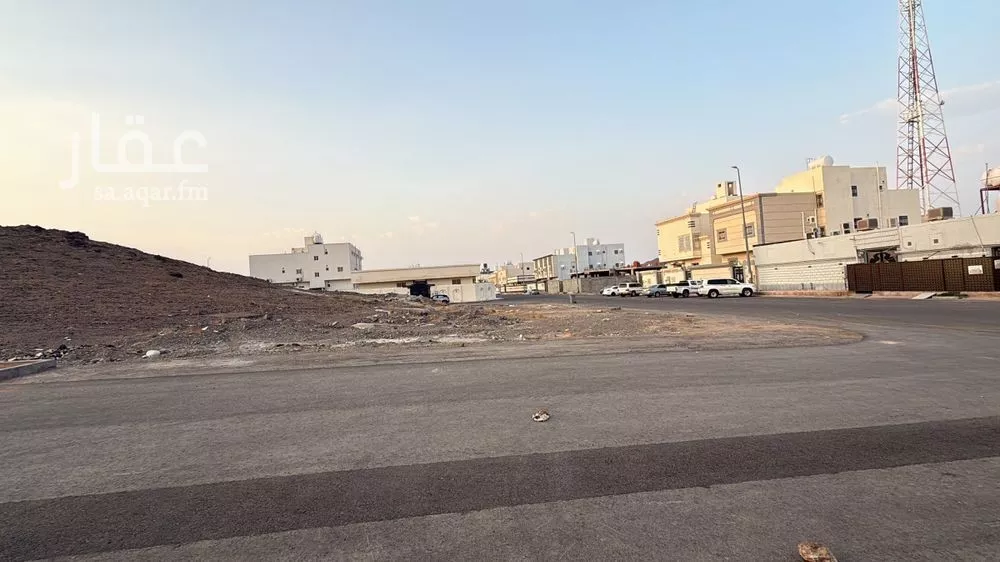 land in As Sikkah Al Hadid, Madinah 4