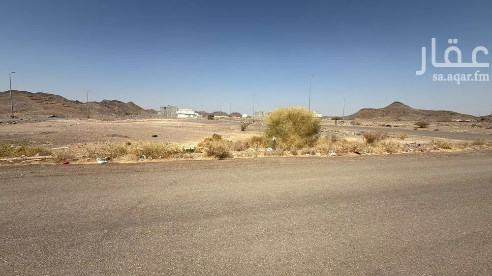 أرض 300 م² في السكة الحديدية 2