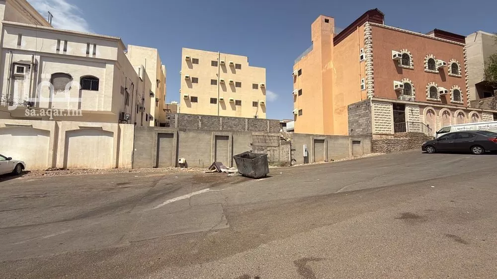 أرض 400 م² في الوبرة 2