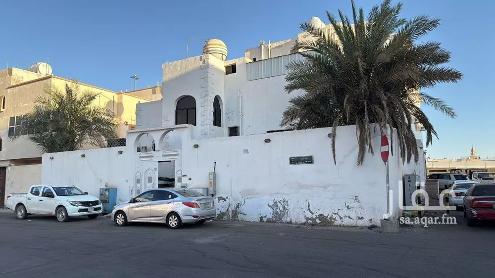 400 sqm building in Al Khalidiyyah 3