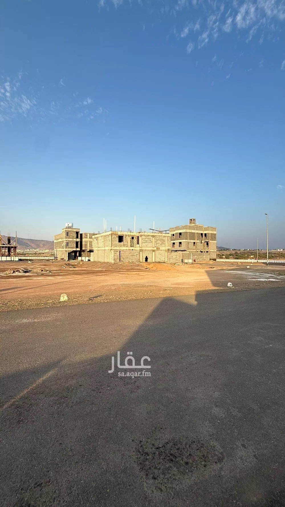أرض 408 م² في خاخ 4